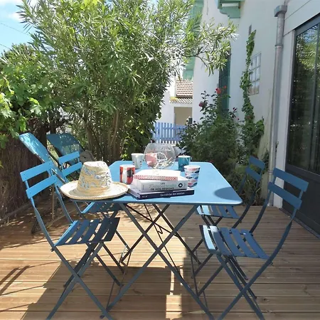 Josephine Saint Gilles Croix De Vie Les Bussolleries