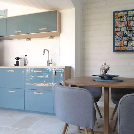 Josephine Saint Gilles Croix De Vie Les Bussolleries