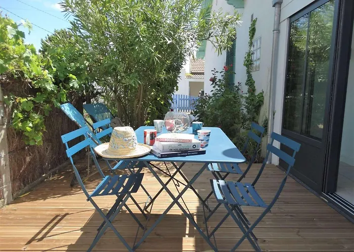 Josephine Saint Gilles Croix De Vie Les Bussolleries