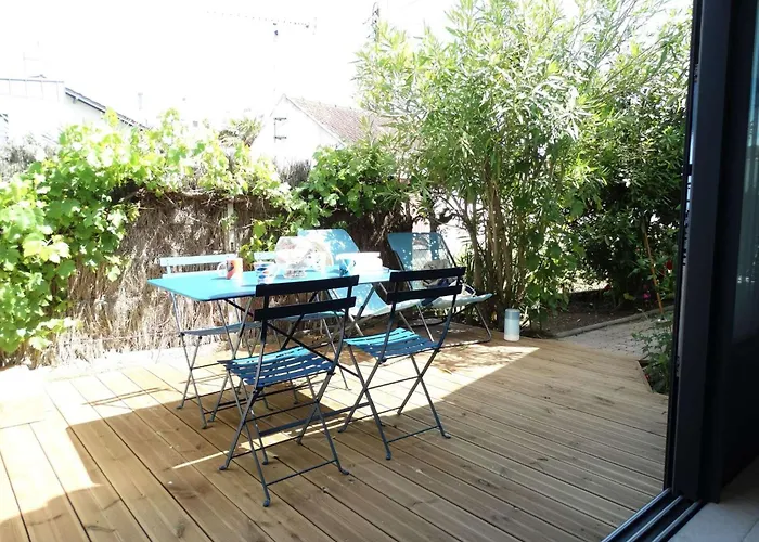 Josephine Saint Gilles Croix De Vie Les Bussolleries